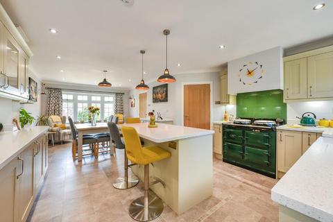 4 bedroom detached house for sale, Goring Road, Steyning, West Sussex, BN44 3GF