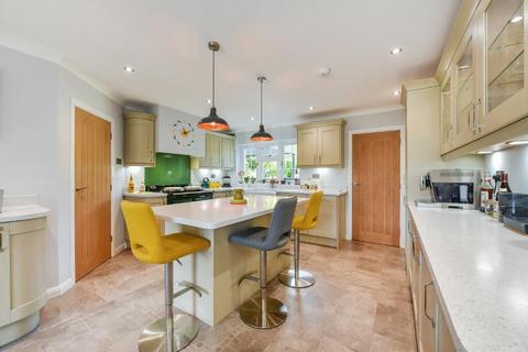 4 bedroom detached house for sale, Goring Road, Steyning, West Sussex, BN44 3GF