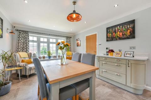 4 bedroom detached house for sale, Goring Road, Steyning, West Sussex, BN44 3GF