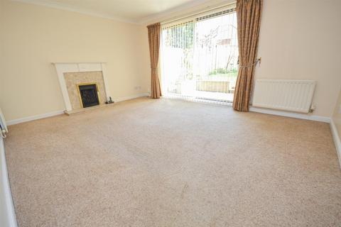 4 bedroom detached house to rent, Mellbreak Close, Nottingham, NG2