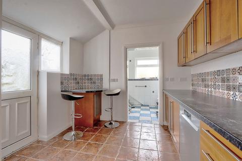 126 Acklam Road, Middlesbrough, TS5 4ED
