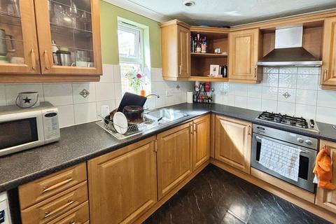 2 bedroom flat to rent, Briarfield Road, Manchester, M20