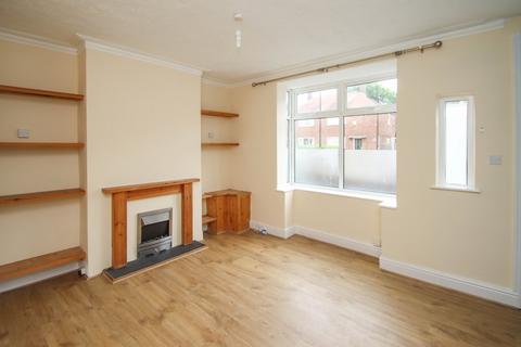 2 bedroom end of terrace house to rent, Richmond Avenue, Urmston, Manchester, M41