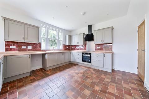 4 bedroom detached house to rent, Coach Road, Egerton, Ashford, Kent, TN27