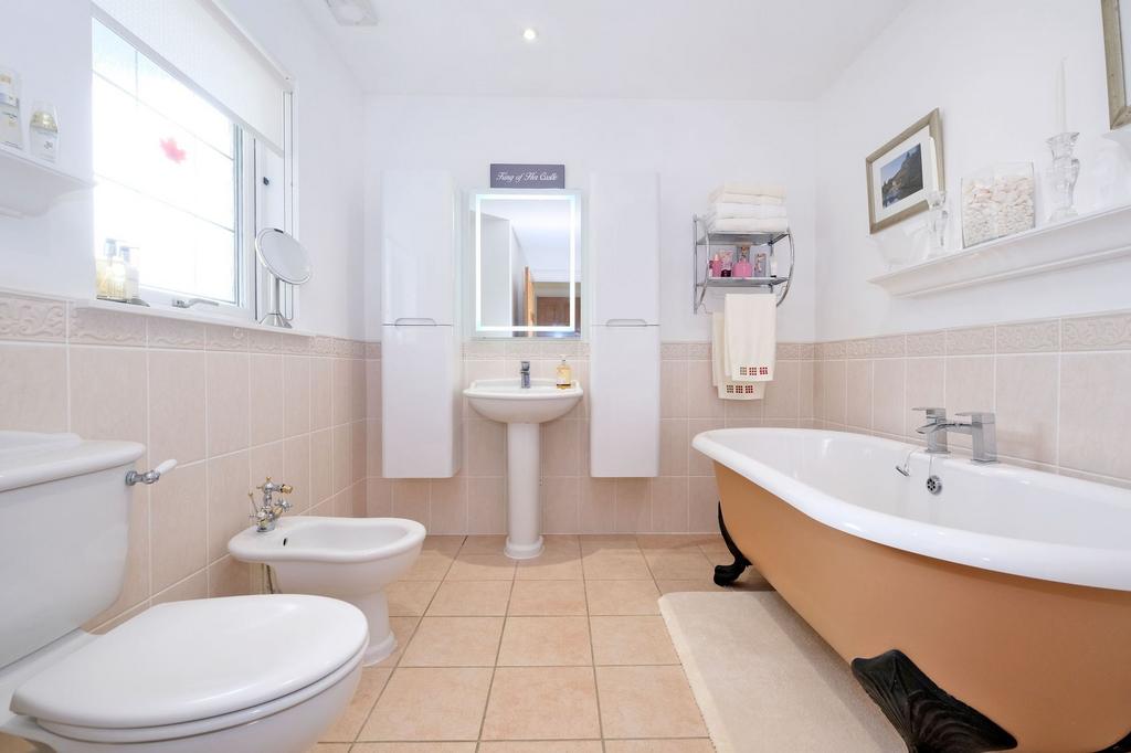 Master En-Suite