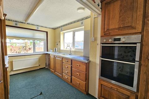 3 bedroom bungalow for sale, Southfield Way, Tiverton, Devon, EX16