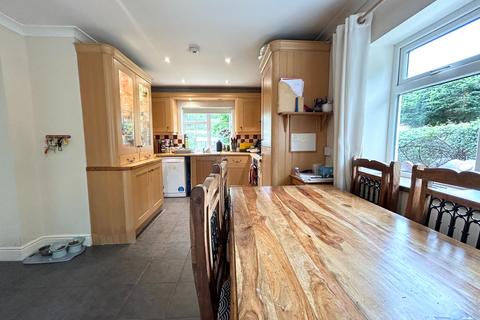3 bedroom detached house to rent, Olivers, School Hill, Seale, Farnham
