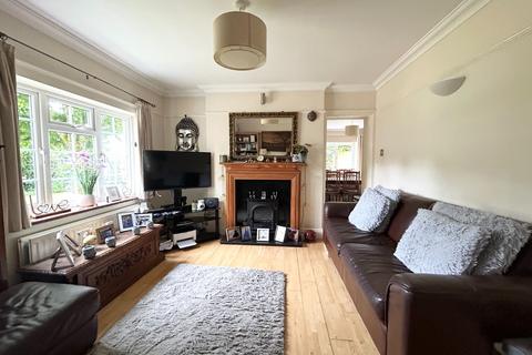 3 bedroom detached house to rent, Olivers, School Hill, Seale, Farnham