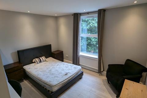 1 bedroom in a house share to rent, Norman Road (room 6), Fallowfield, Manchester