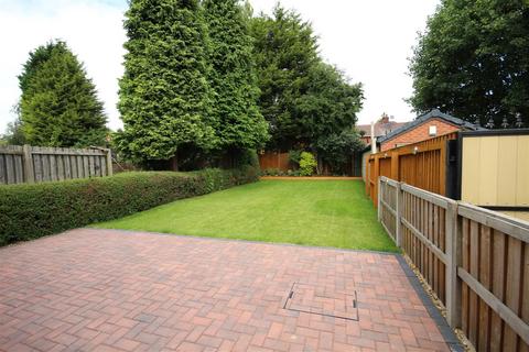 3 bedroom semi-detached house for sale, College Road, Castleford