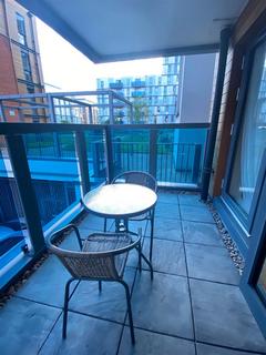 2 bedroom apartment to rent, Felix Court, London