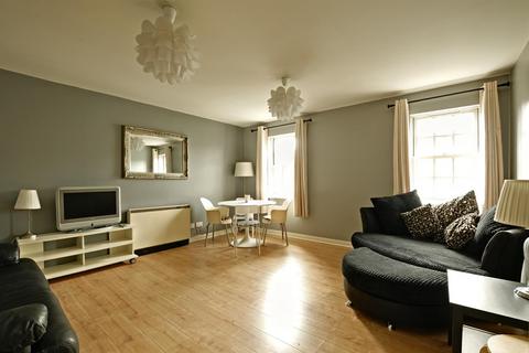 2 bedroom flat to rent, Castle Mews, St. Thomas Street