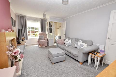 2 bedroom terraced house for sale, Thompson Drive, Wrenthorpe, Wakefield, West Yorkshire