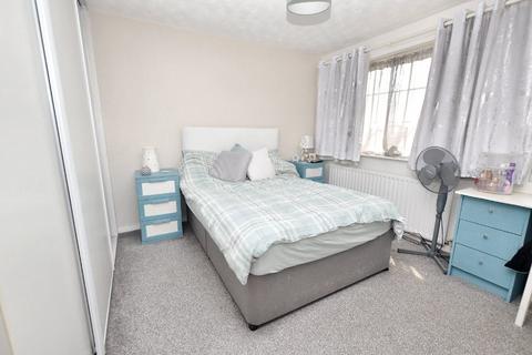 2 bedroom terraced house for sale, Thompson Drive, Wrenthorpe, Wakefield, West Yorkshire