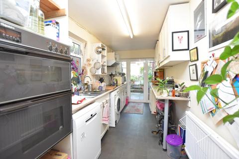 2 bedroom terraced house to rent, West Street, Henley-On-Thames RG9