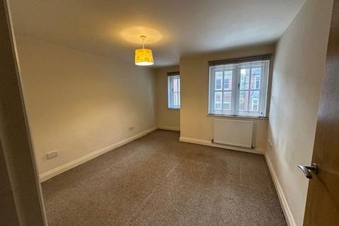 2 bedroom flat to rent, Church Court - Kettering