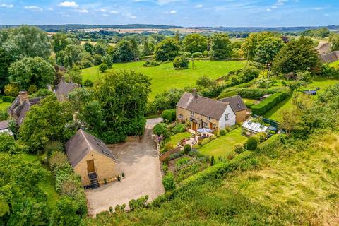 4 bedroom detached house for sale, Taston, Taston OX7