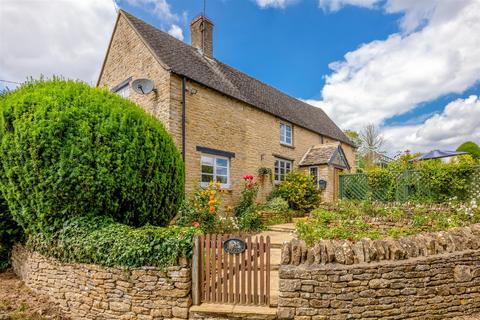 4 bedroom detached house for sale, Taston, Taston OX7