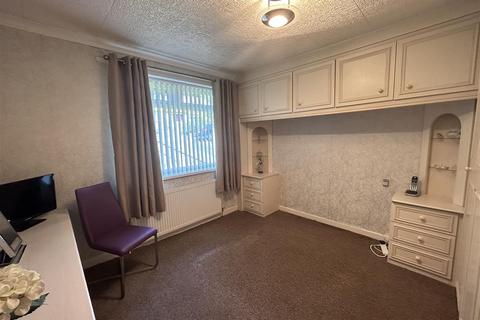 2 bedroom semi-detached bungalow for sale, Ferndale Close, Pitses, Oldham