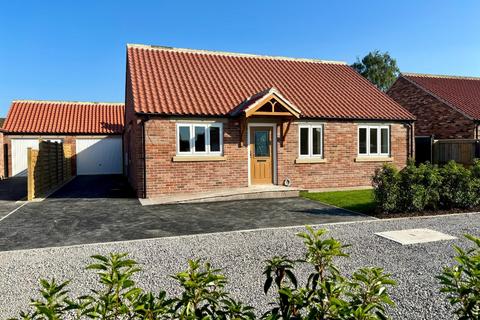 3 bedroom detached bungalow for sale, St Andrews Court, Rillington, Malton