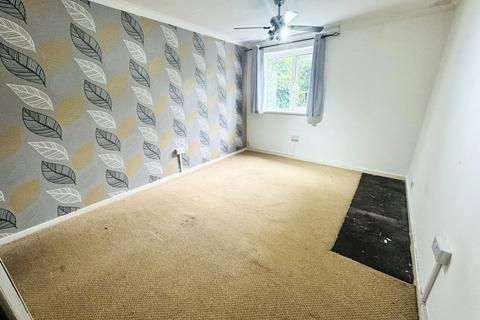 2 bedroom flat for sale, Peel Close, Willenhall