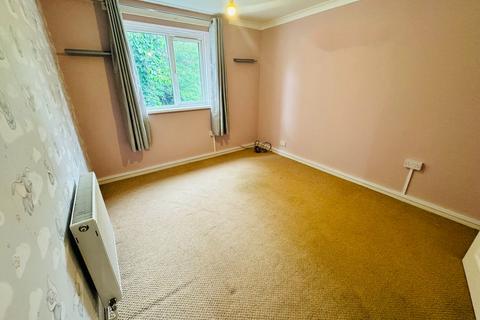 2 bedroom flat for sale, Peel Close, Willenhall
