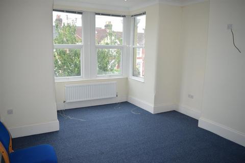 Property to rent, Seymour Gardens, Ilford