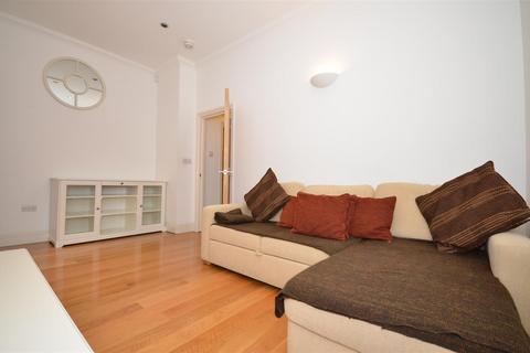 1 bedroom apartment to rent, Hornsey Rise, N19