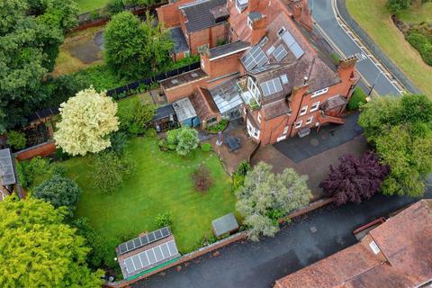 6 bedroom end of terrace house for sale, Greenfield Avenue, Stourbridge