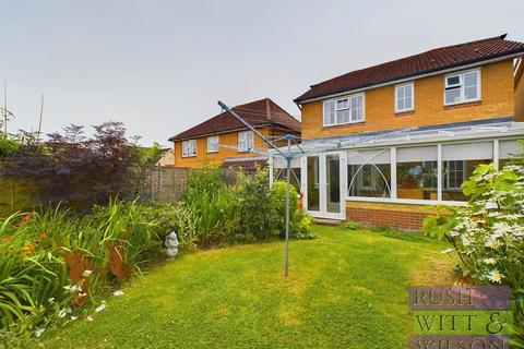 3 bedroom detached house for sale, Ticehurst Close, Hastings