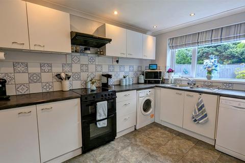 3 bedroom semi-detached house for sale, Smithville Close, Lydney GL15