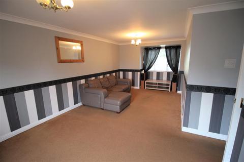 2 bedroom penthouse to rent, Barnstaple Road, Southend-on-Sea