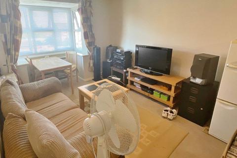 1 bedroom flat to rent, Snowdon Close, East Sussex BN23