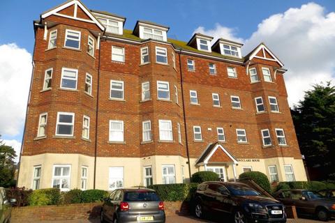 2 bedroom flat to rent, Upperton Road, Eastbourne BN21