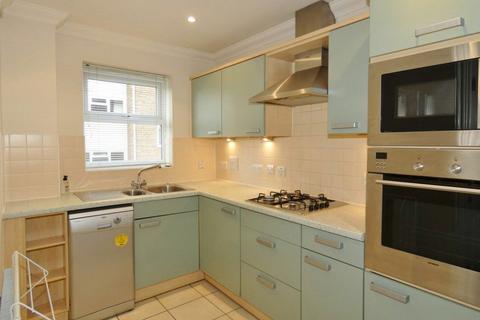 2 bedroom flat to rent, Upperton Road, Eastbourne BN21