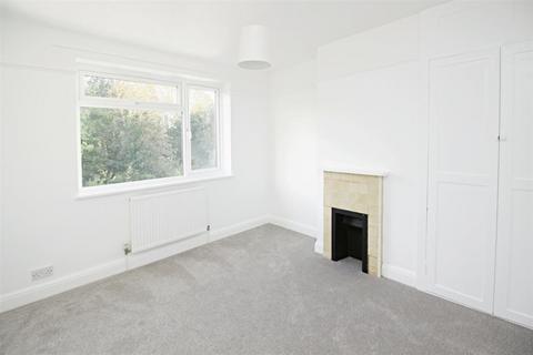 3 bedroom house to rent, Cadwell Lane, Hitchin SG4
