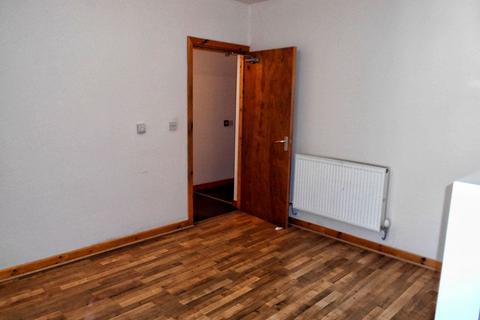 2 bedroom flat to rent, Flat ,  Brixton Mount, Longford Road, Holyhead