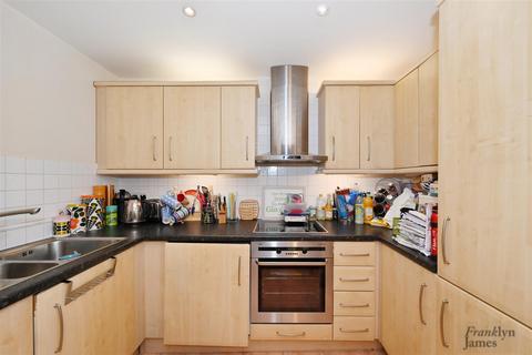 1 bedroom apartment to rent, Basin Approach, Marina Heights, E14