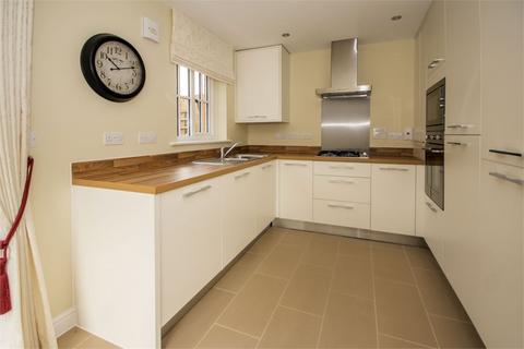 3 bedroom semi-detached house to rent, Friars Walk, Hampshire SO23