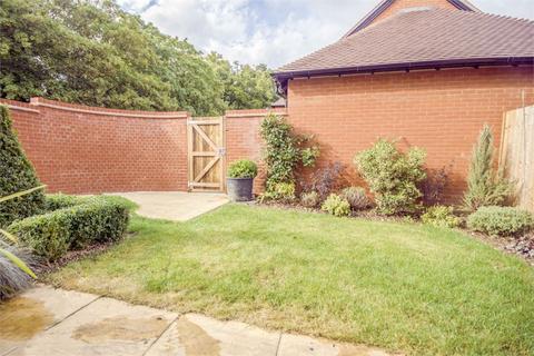 3 bedroom semi-detached house to rent, Friars Walk, Hampshire SO23