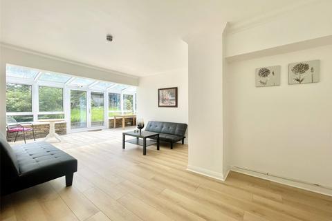 5 bedroom detached house to rent, Theobalds Park Road, Enfield, EN2