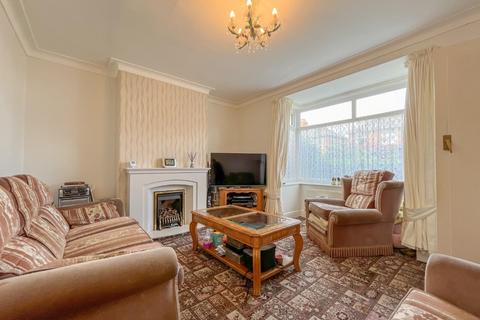 4 bedroom semi-detached house for sale, Westway, Hanging Heaton Batley