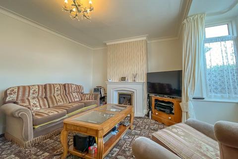 4 bedroom semi-detached house for sale, Westway, Hanging Heaton Batley