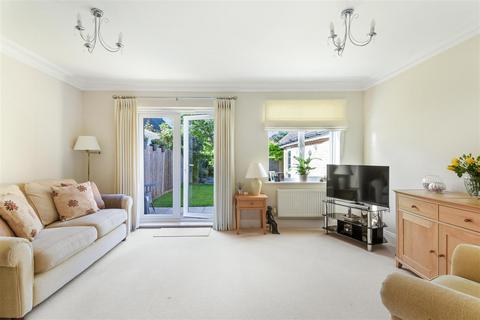 3 bedroom semi-detached house for sale, Birch Close, Banstead