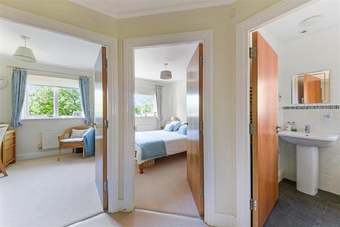12 Birch Close, Banstead, SM7 1NR