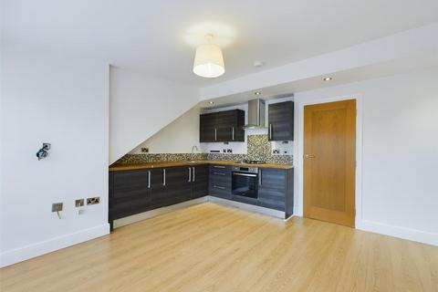 1 bedroom flat to rent, Third Cross Road, Twickenham