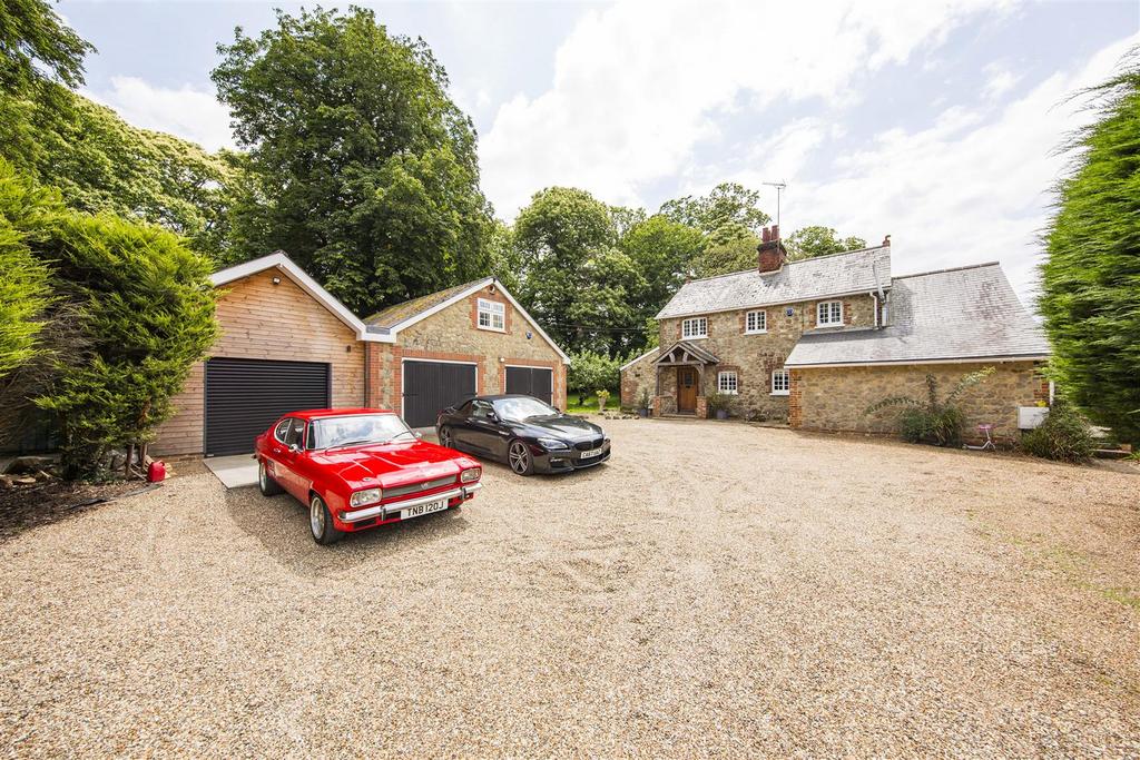 Triple Garage &amp; Annexe