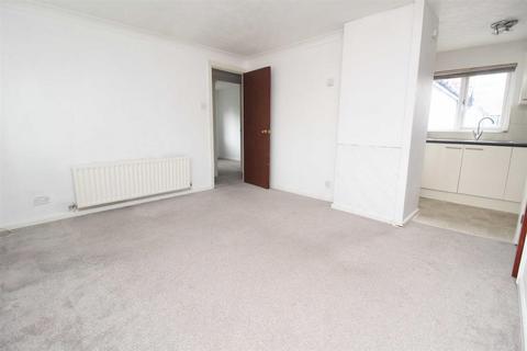 2 bedroom maisonette to rent, Blackwood Crescent, Blue Bridge, Milton Keynes