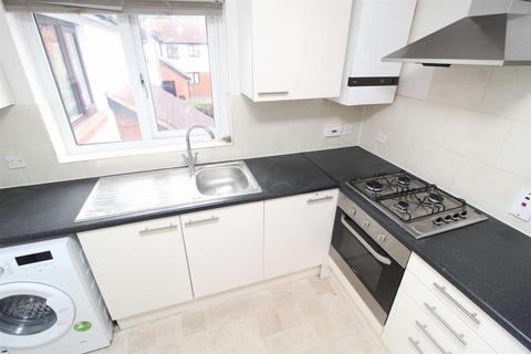 2 bedroom maisonette to rent, Blackwood Crescent, Blue Bridge, Milton Keynes