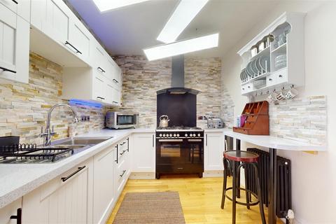 678 Wells Road, Bristol, BS14 9HX